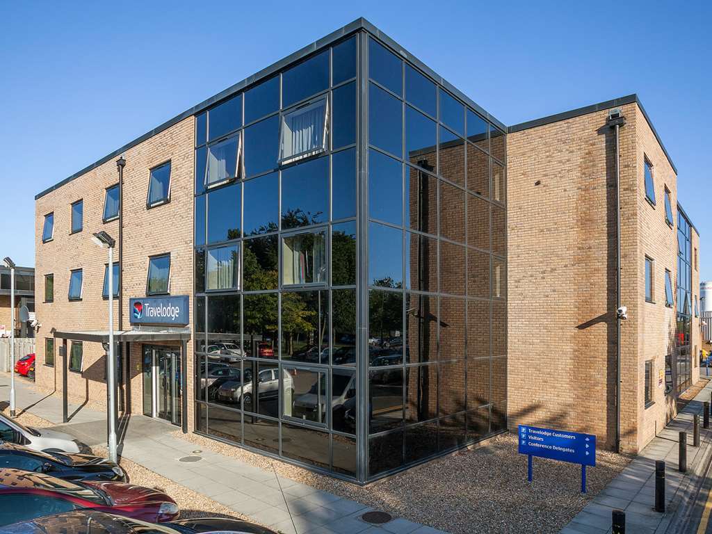 Travelodge Bedford Bagian luar foto