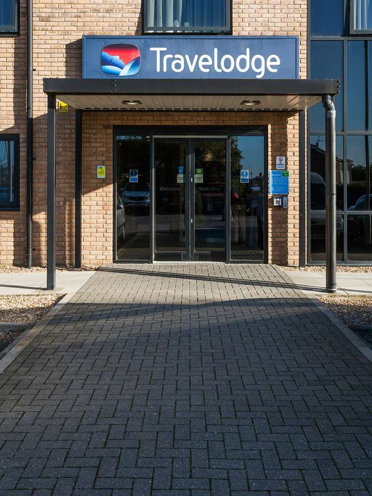 Travelodge Bedford Bagian luar foto